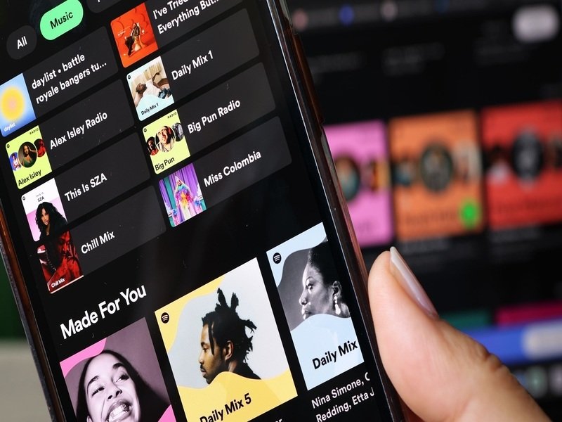 So Sánh Bản Gốc Và Bản Spotify Premium Mod Apk